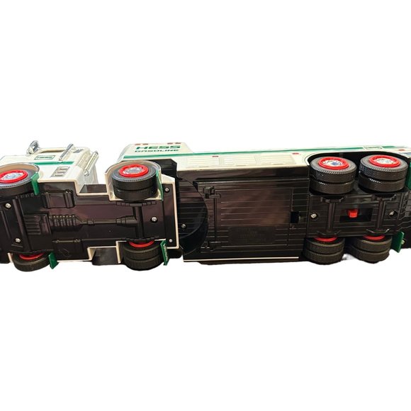 Hess Toy Truck Hauler and Helicopter 2006 Vehicle Lights Sounds White Green - Picture 11 of 13